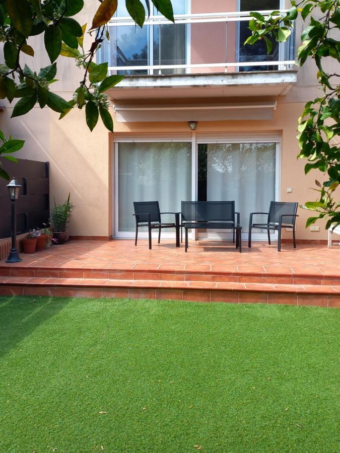 Casa Con Jardin Y Piscina En Zona Tranquila Hébergement de vacances